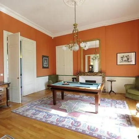 La France - Chateau Ferienhaus *